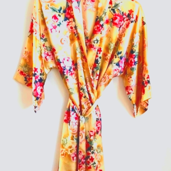 (S/M)🌟⚘️Golden Floral Kimono Robe⚘️🌟 - Picture 2 of 4